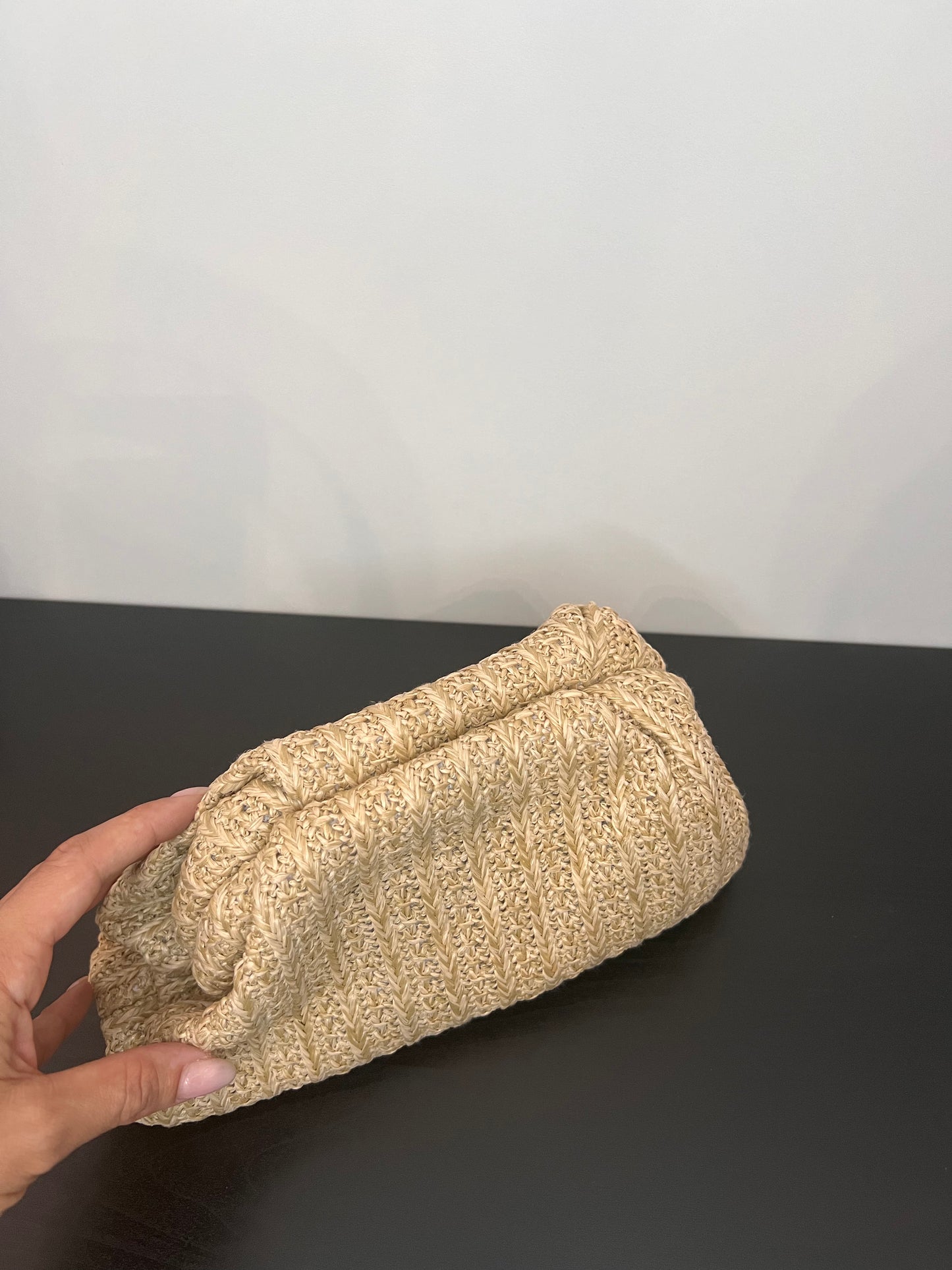 BORSA CLUTCH IN RAFFIA